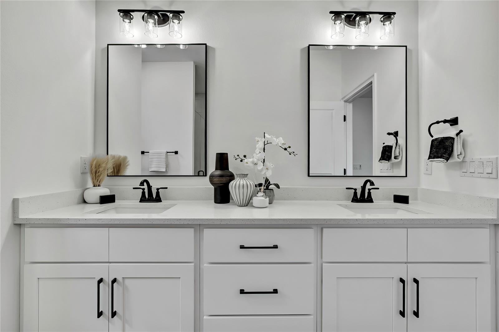 Image 26 of 64 For 16007 Magpie Road