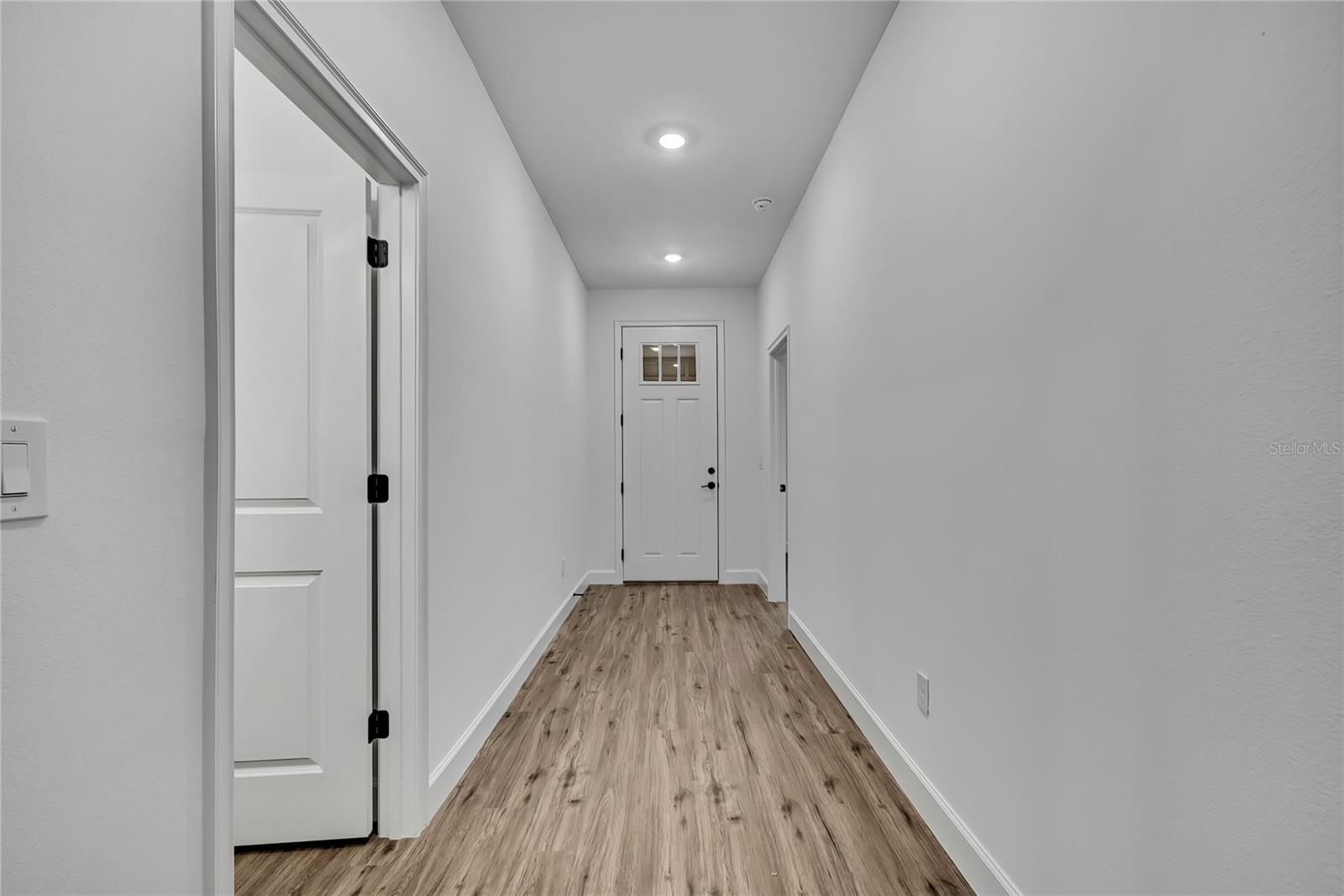 Image 3 of 64 For 16007 Magpie Road