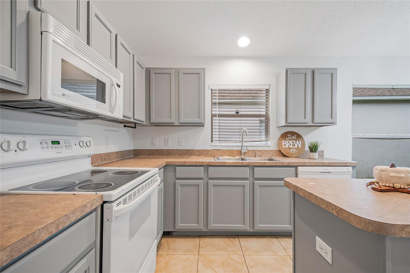 Image 8 of 22 For 4848 Aguila Place