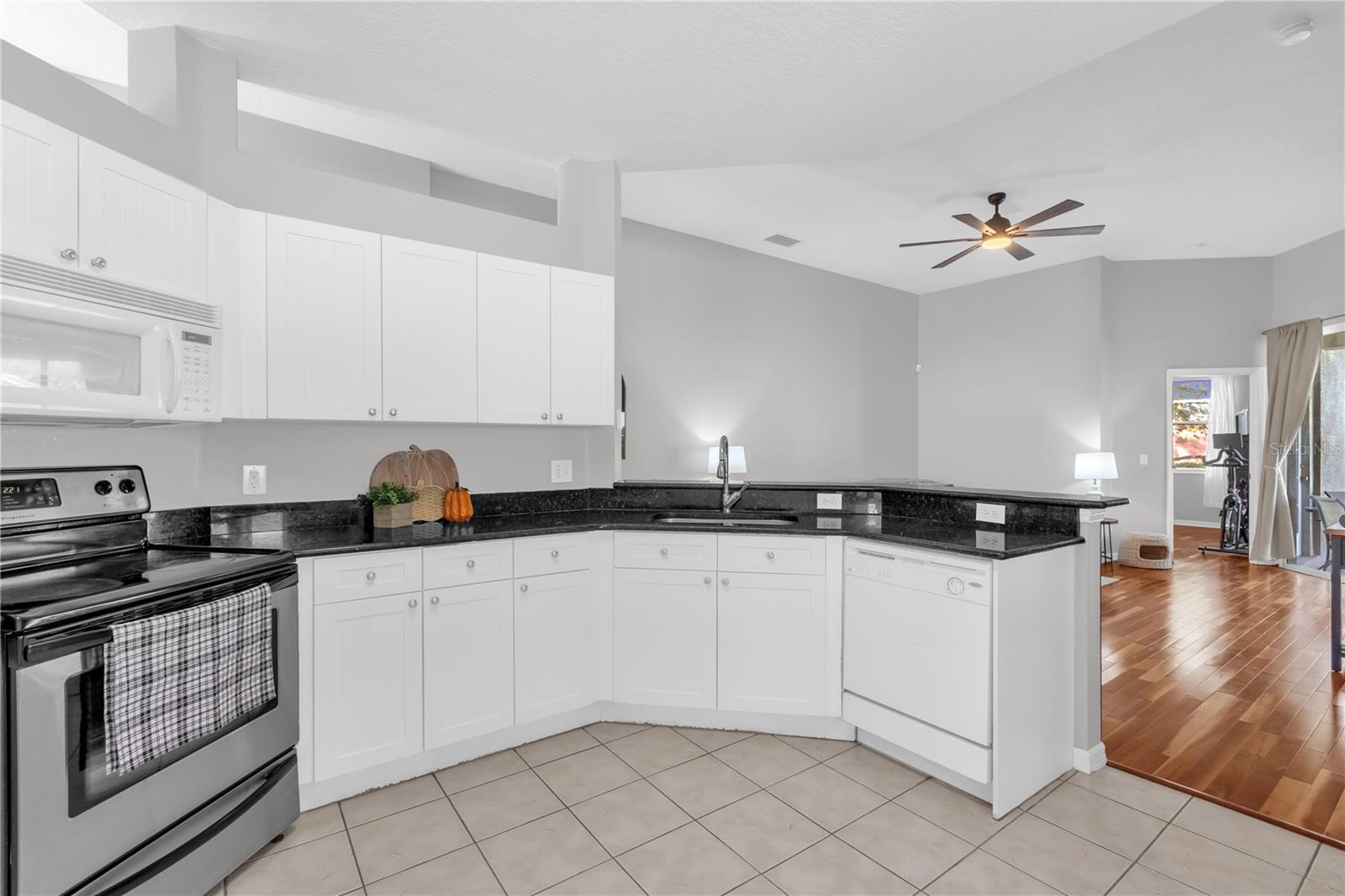 Image 12 of 33 For 130 Calabay Parc Boulevard