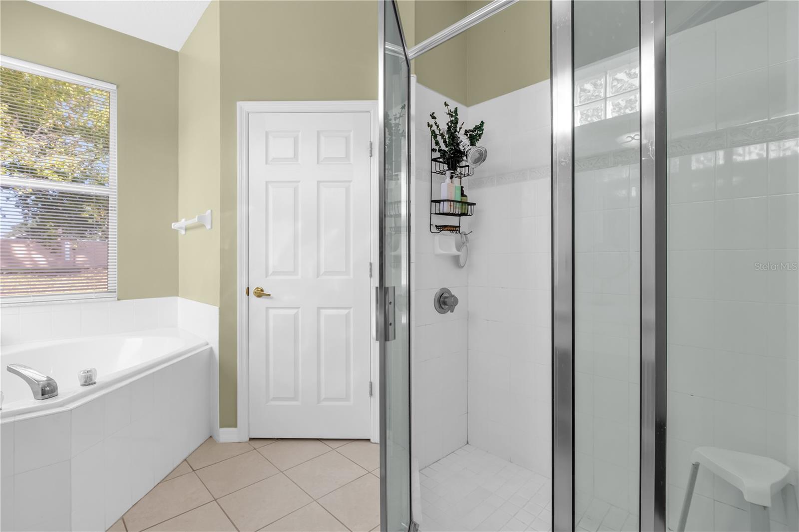 Image 22 of 33 For 130 Calabay Parc Boulevard