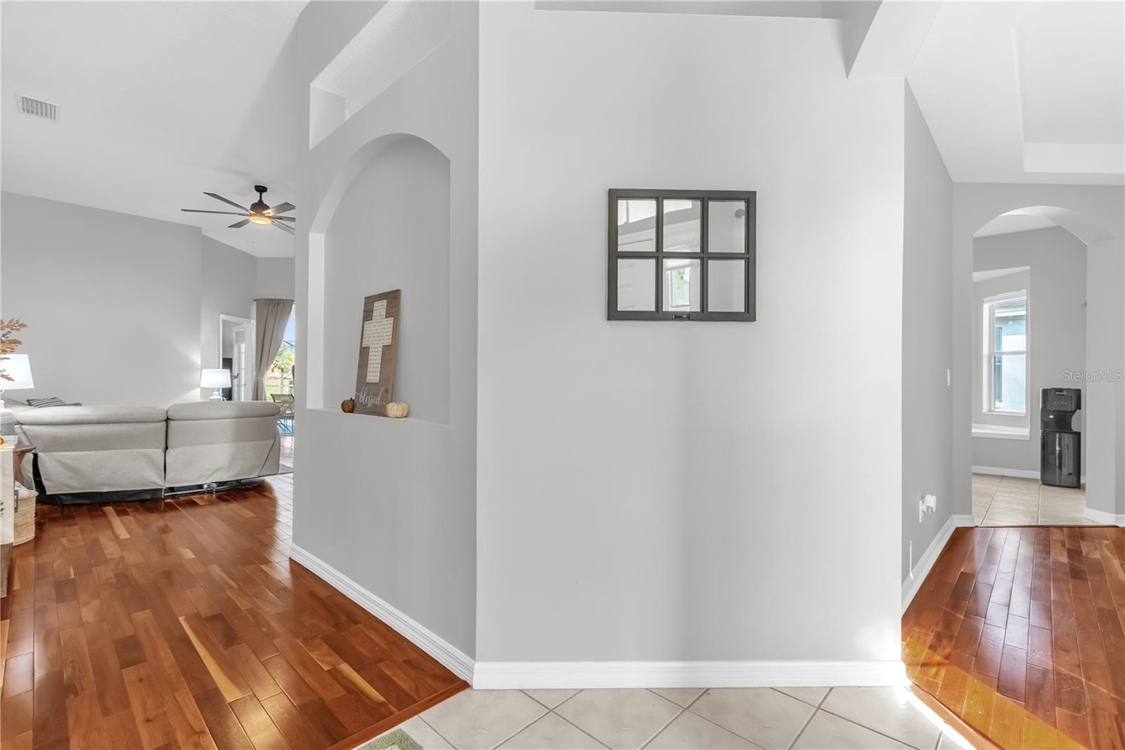 Image 5 of 33 For 130 Calabay Parc Boulevard