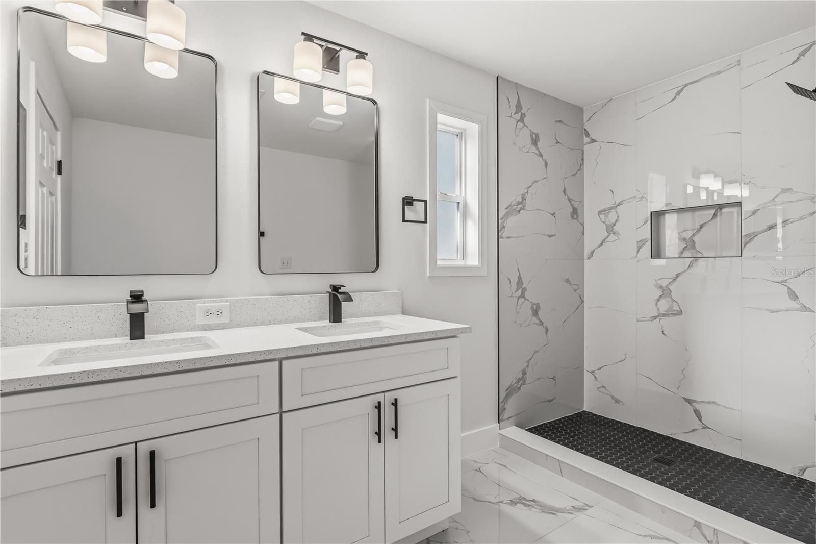 Image 4 of 33 For 14233 Tassleflower Court