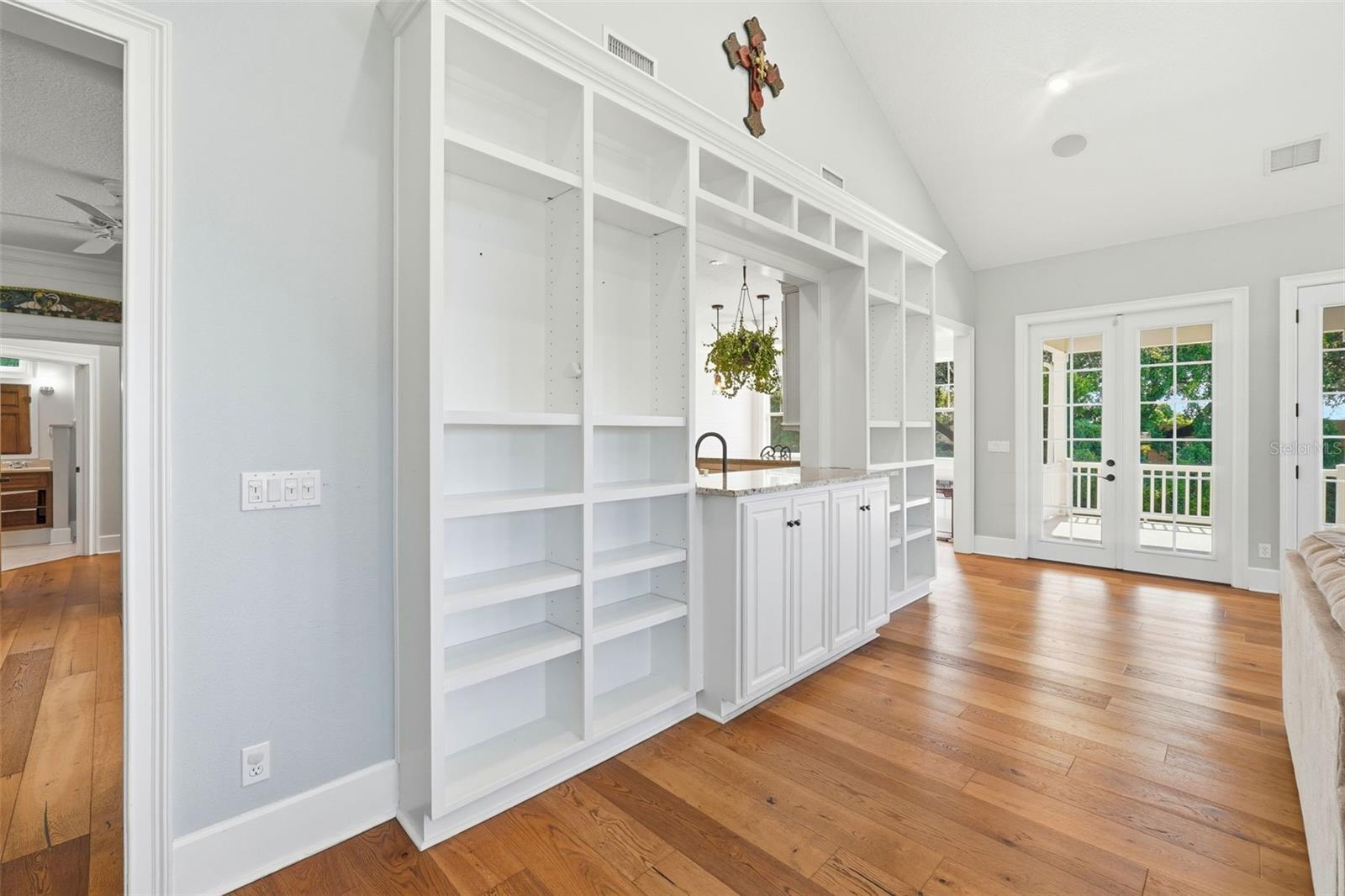 Image 11 of 58 For 580 10th Avenue