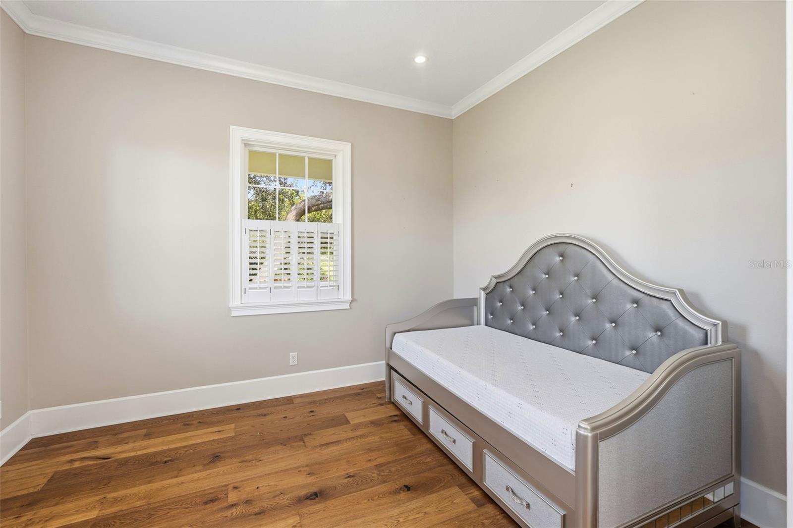 Image 12 of 58 For 580 10th Avenue