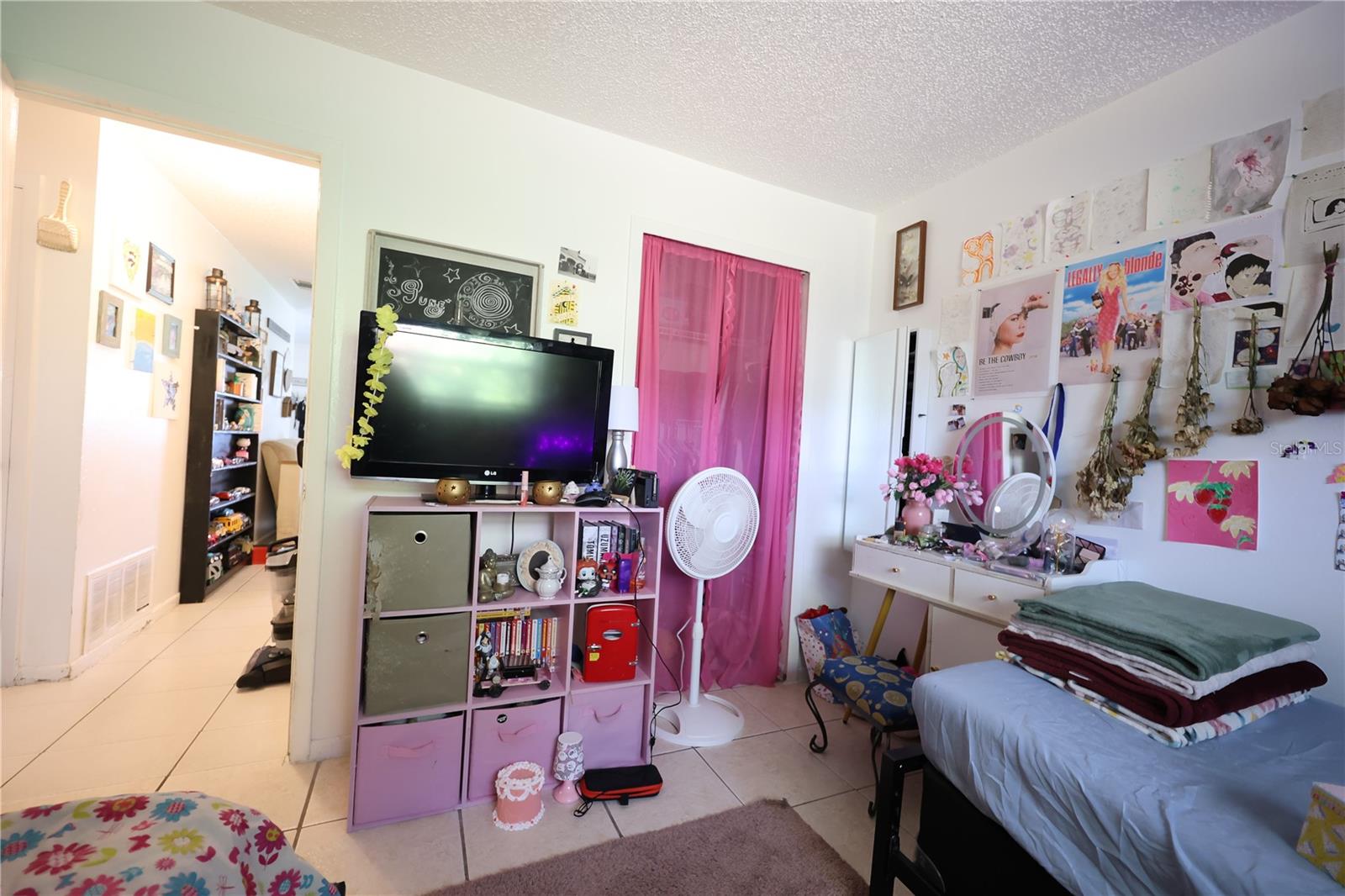 Image 10 of 20 For 539-541 Land Avenue