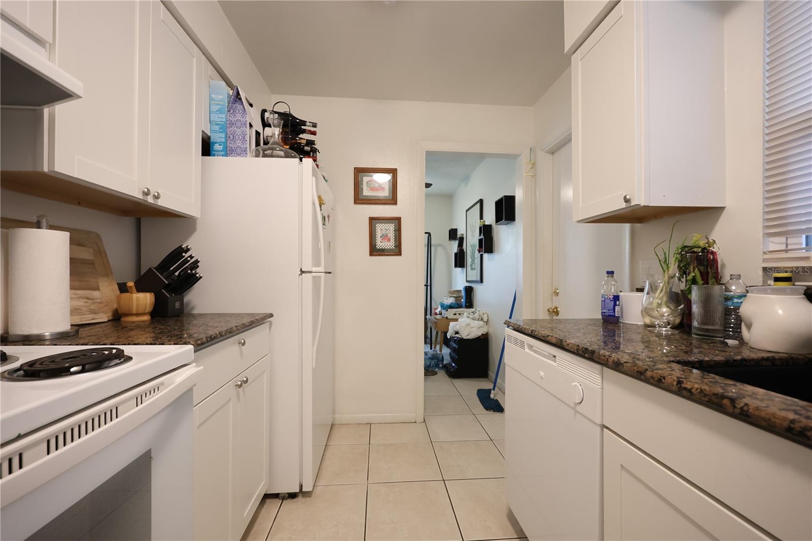 Image 15 of 20 For 539-541 Land Avenue