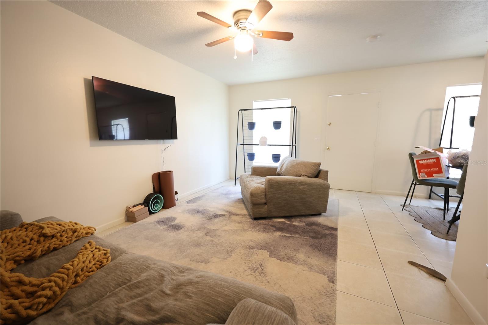 Image 17 of 20 For 539-541 Land Avenue