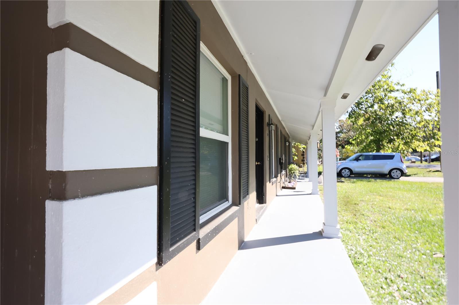 Image 2 of 20 For 539-541 Land Avenue