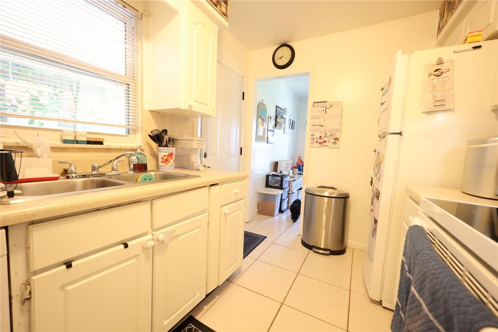 Image 5 of 20 For 539-541 Land Avenue