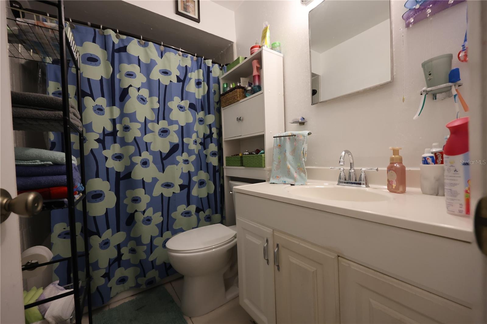 Image 7 of 20 For 539-541 Land Avenue