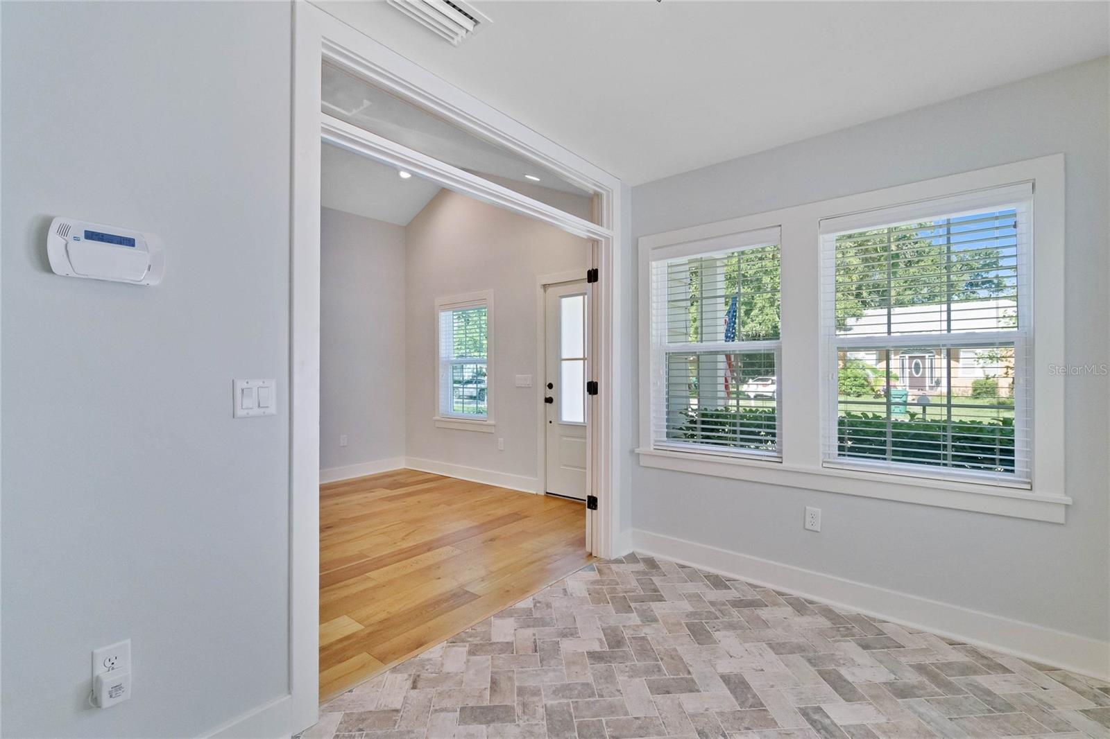 Image 10 of 52 For 315 Boyd Street