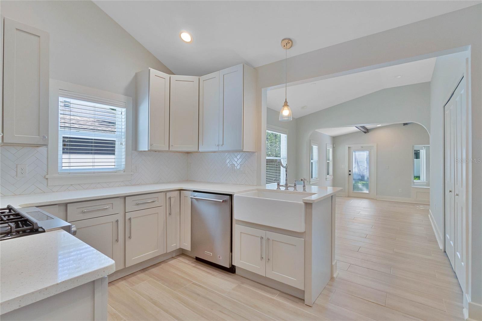 Image 11 of 52 For 315 Boyd Street