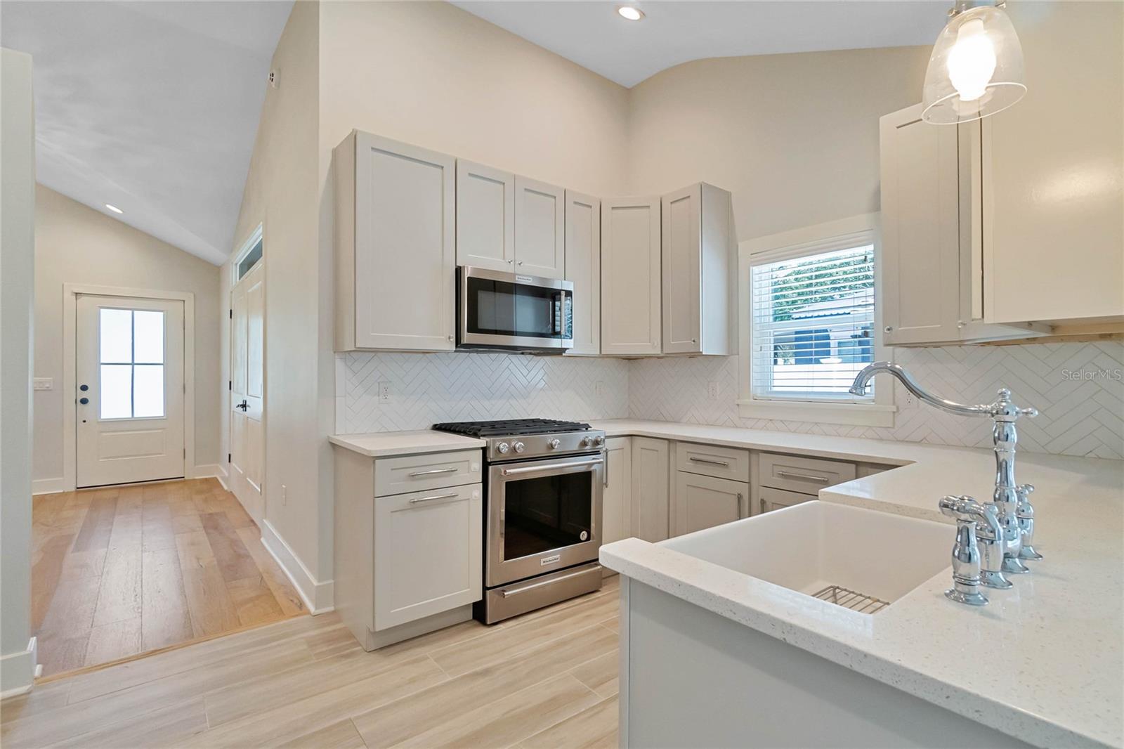 Image 13 of 52 For 315 Boyd Street