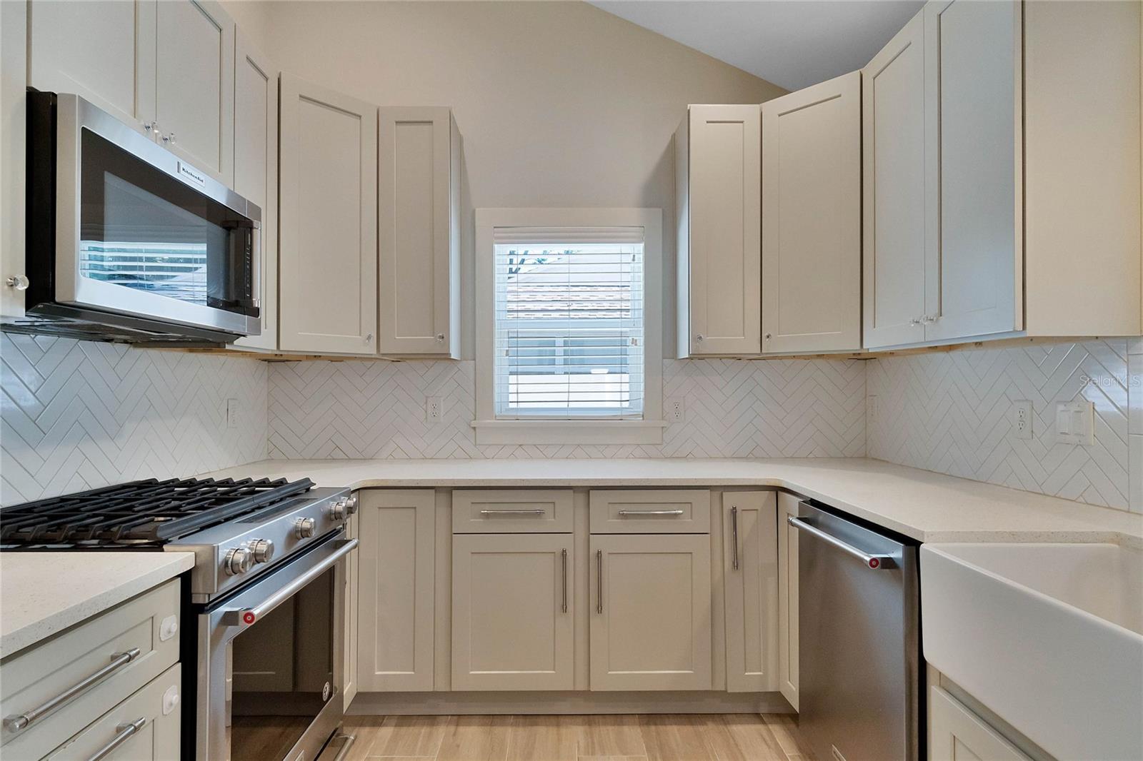 Image 14 of 52 For 315 Boyd Street