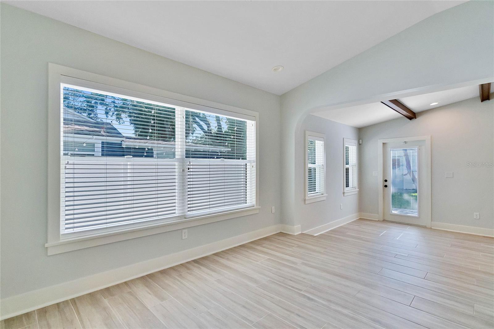 Image 17 of 52 For 315 Boyd Street