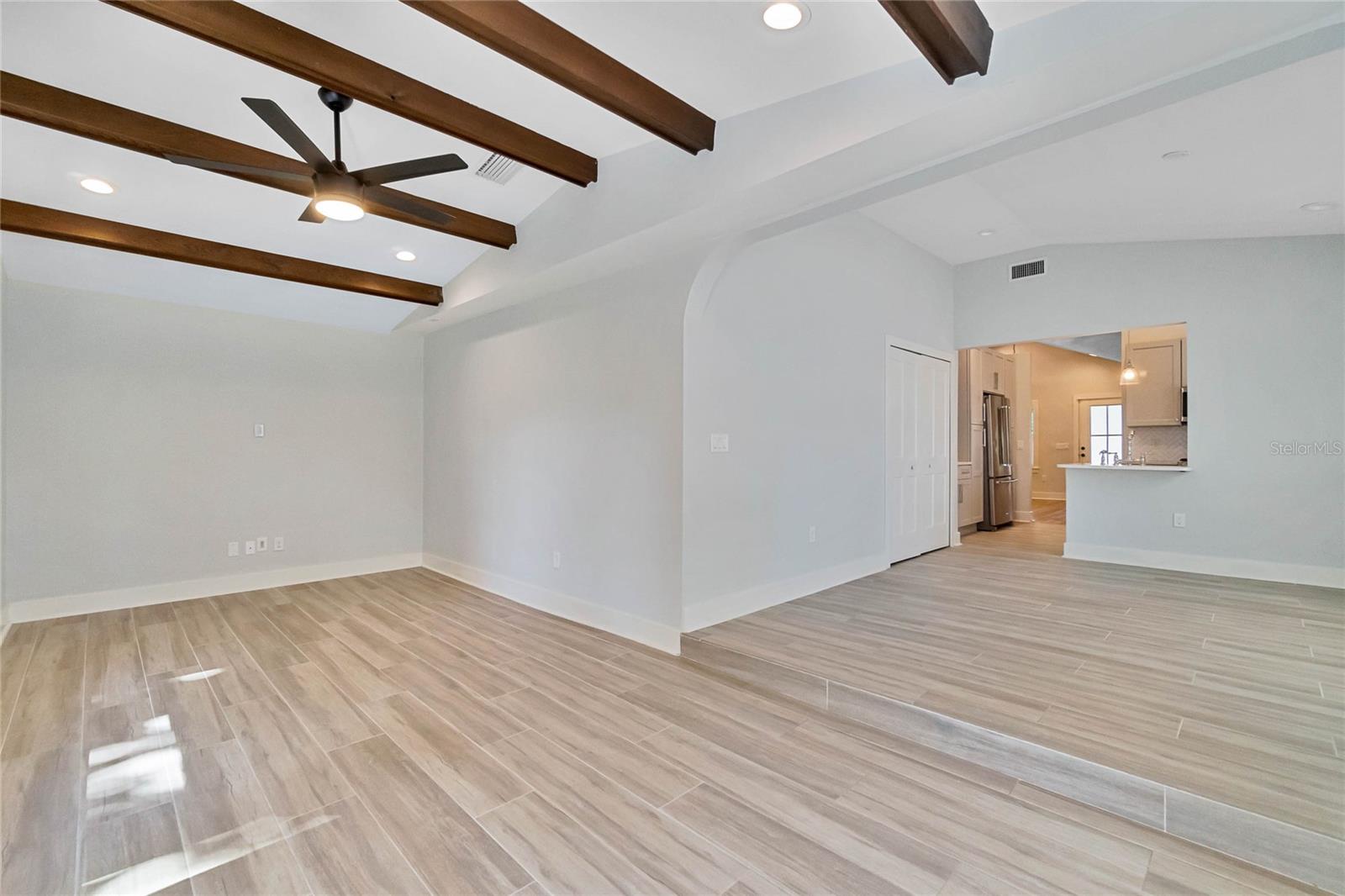 Image 18 of 52 For 315 Boyd Street