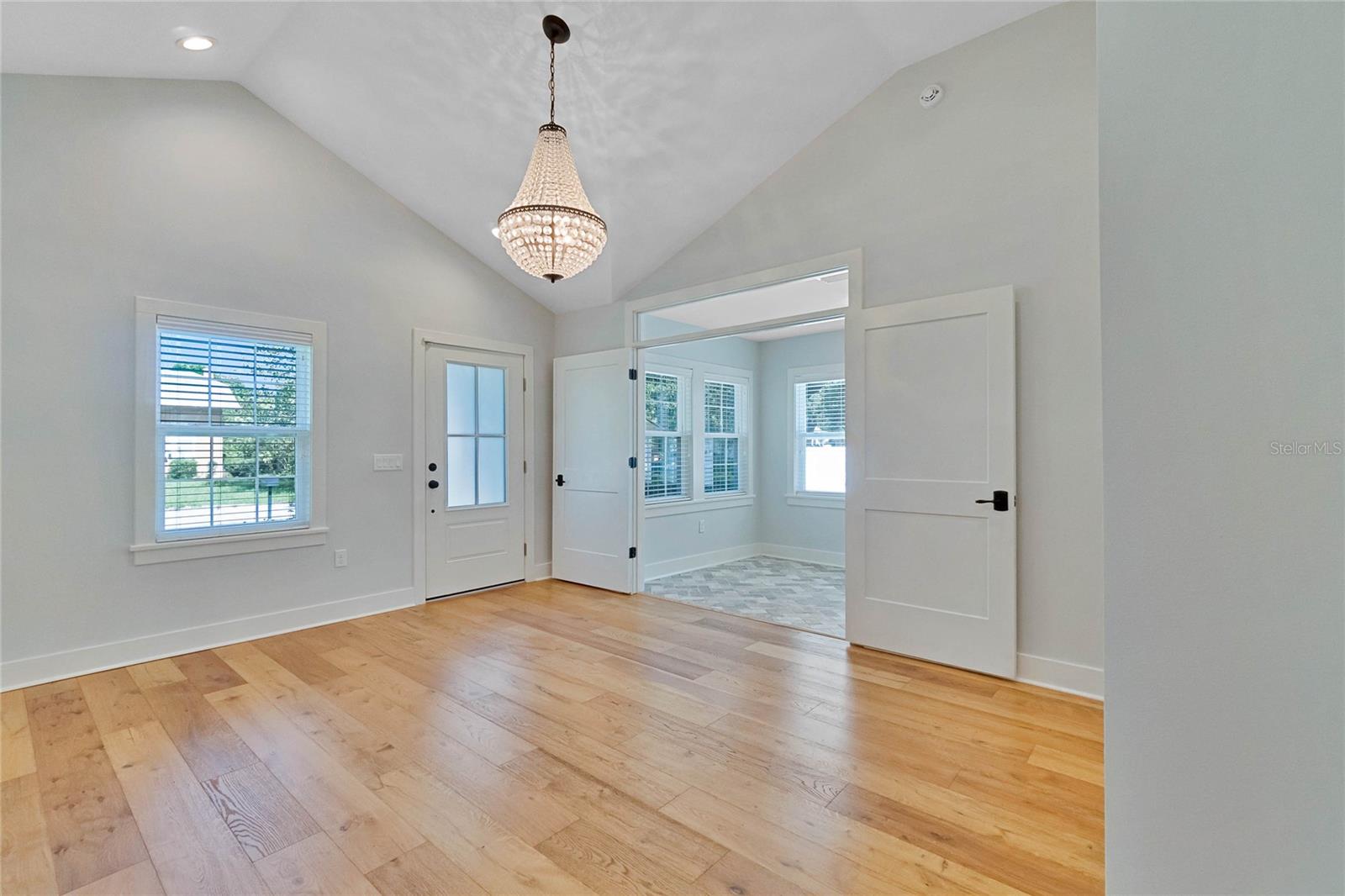 Image 7 of 52 For 315 Boyd Street