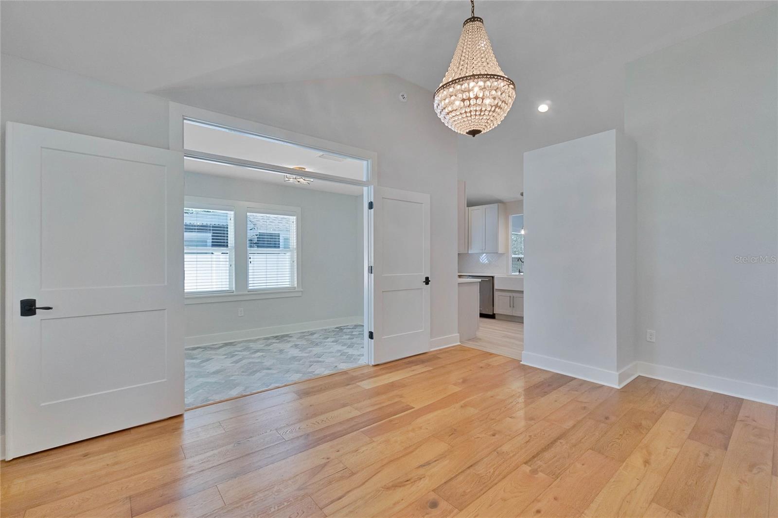 Image 8 of 52 For 315 Boyd Street