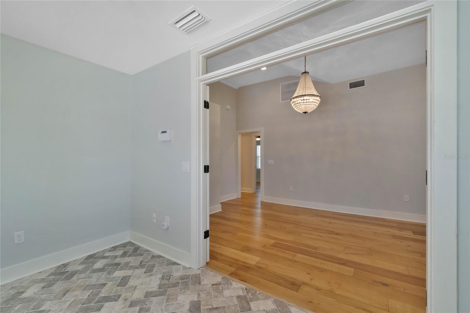 Image 9 of 52 For 315 Boyd Street