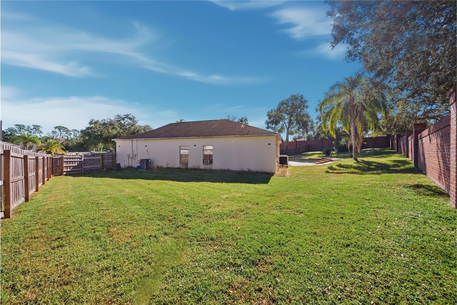 Image 32 of 34 For 146 London Fog Way