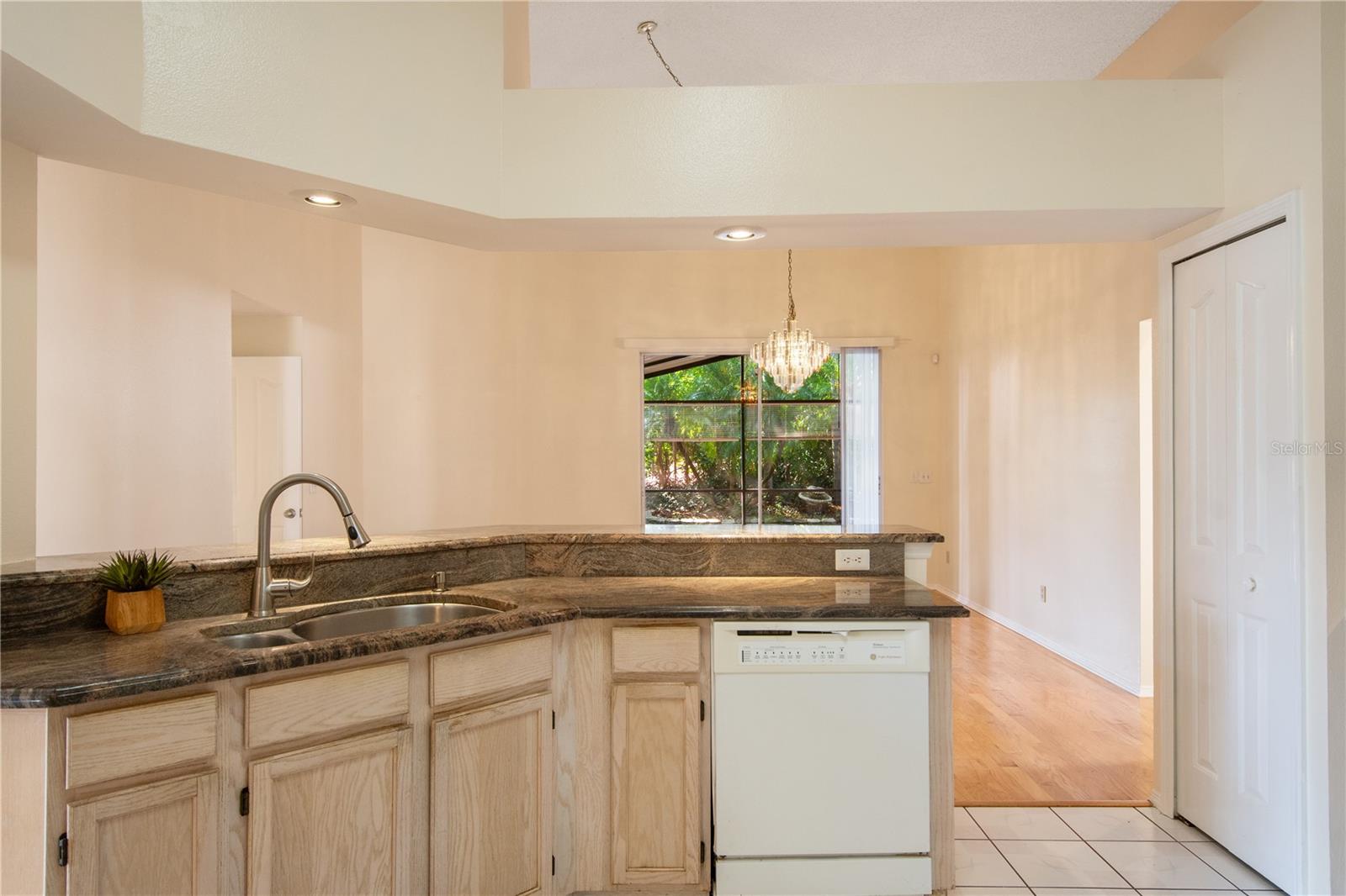 Image 16 of 37 For 2848 Ripton Court