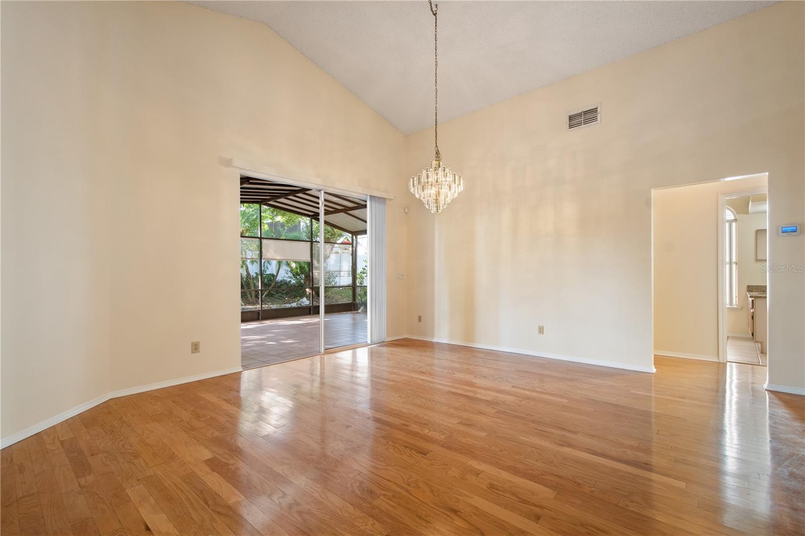 Image 18 of 37 For 2848 Ripton Court