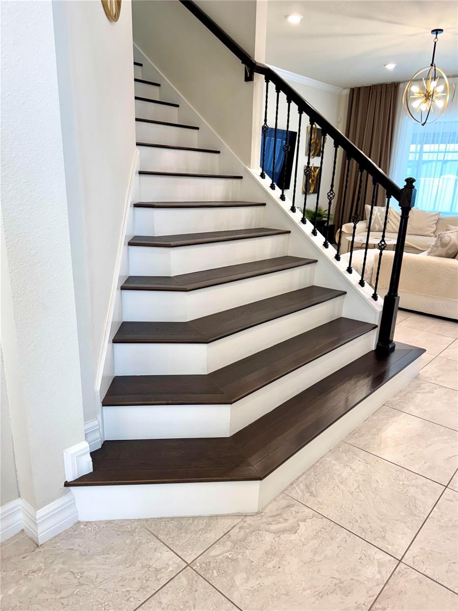 Image 32 of 71 For 8000 Leaf Grove Circle