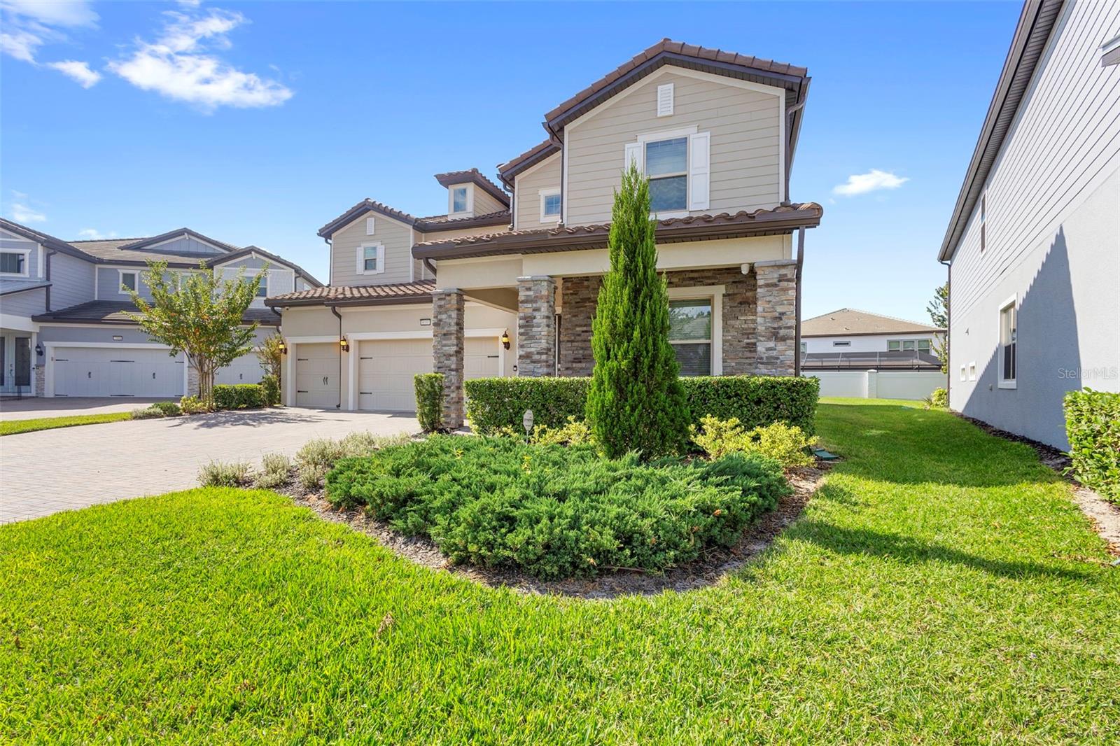 Image 4 of 71 For 8000 Leaf Grove Circle