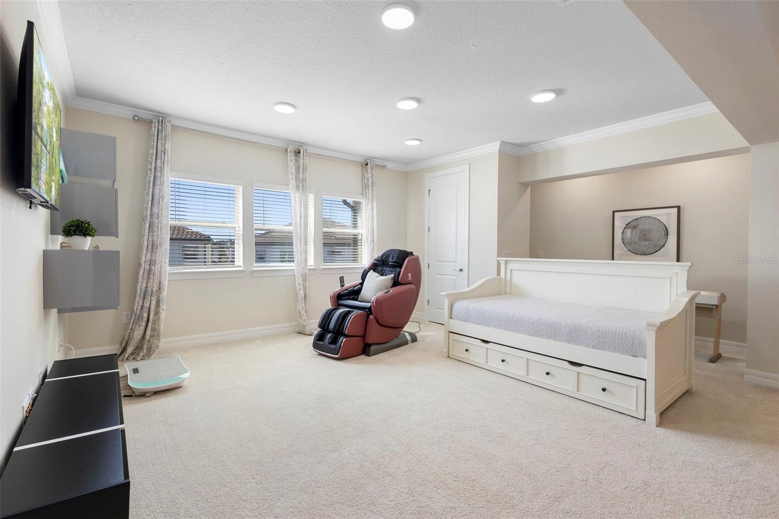 Image 42 of 71 For 8000 Leaf Grove Circle