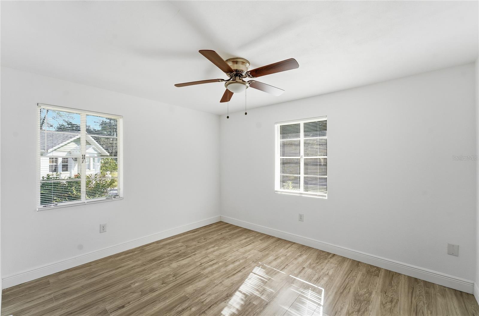 Image 18 of 26 For 1615 9th Street