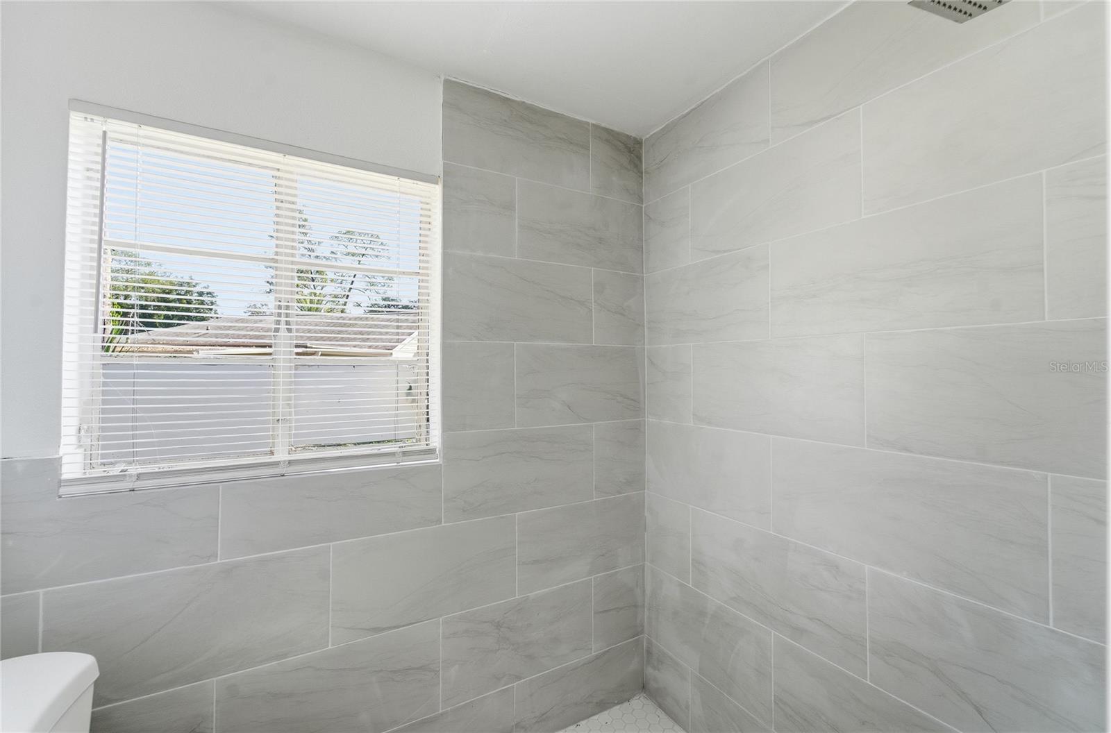 Image 21 of 26 For 1615 9th Street