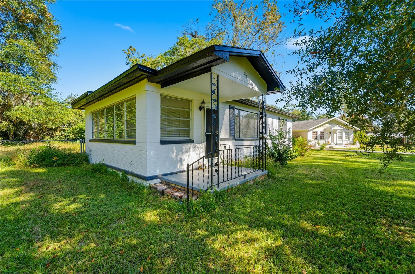 Image 4 of 26 For 1615 9th Street