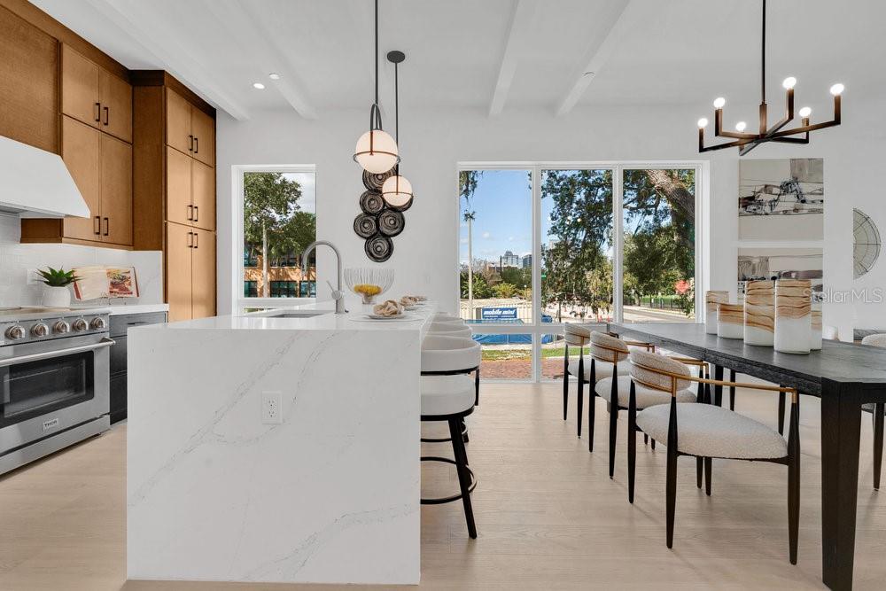 Image 12 of 66 For 1002 Robinson Street