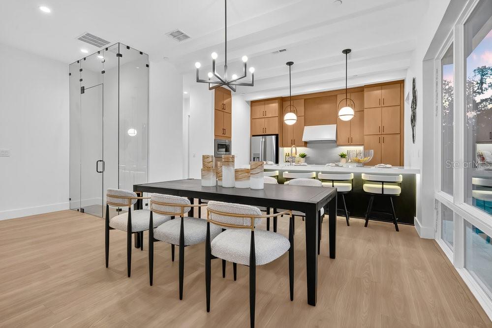 Image 14 of 66 For 1002 Robinson Street