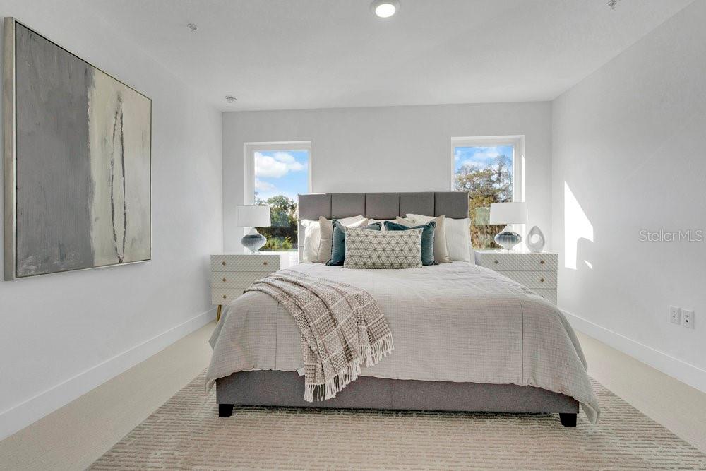 Image 18 of 66 For 1002 Robinson Street