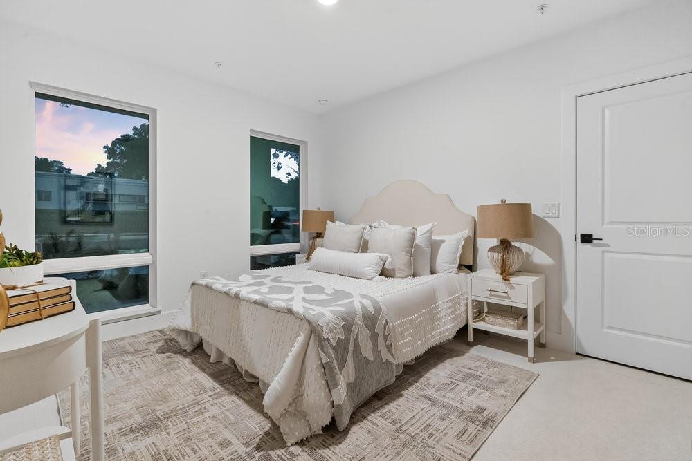 Image 42 of 66 For 1002 Robinson Street