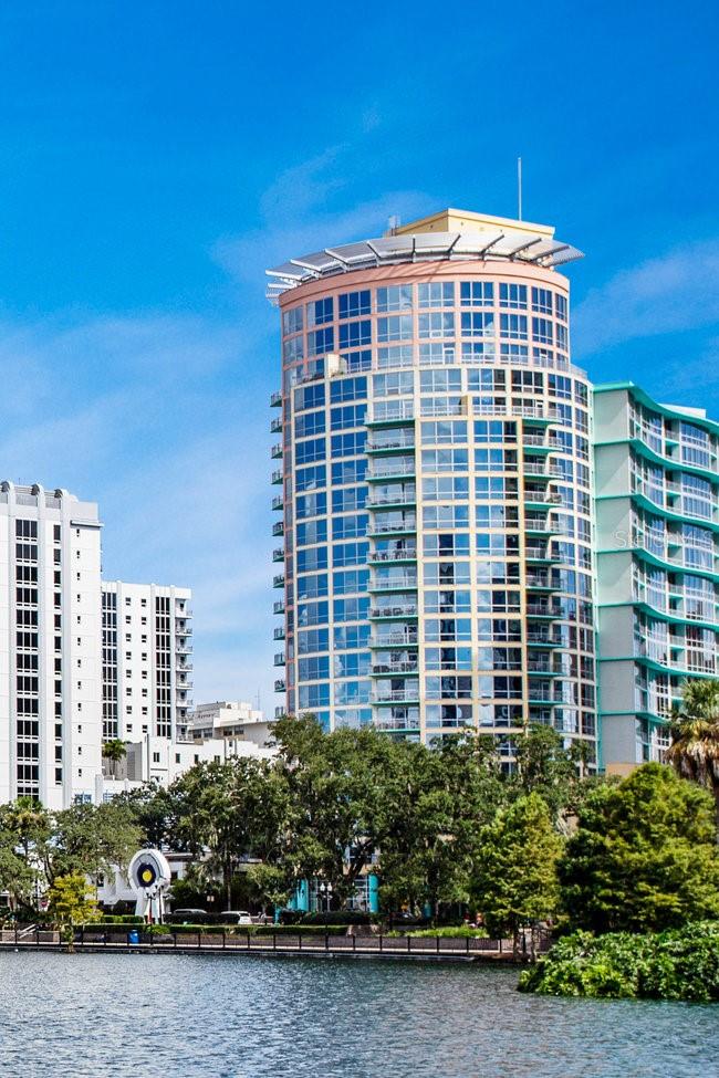 Image 65 of 66 For 1002 Robinson Street