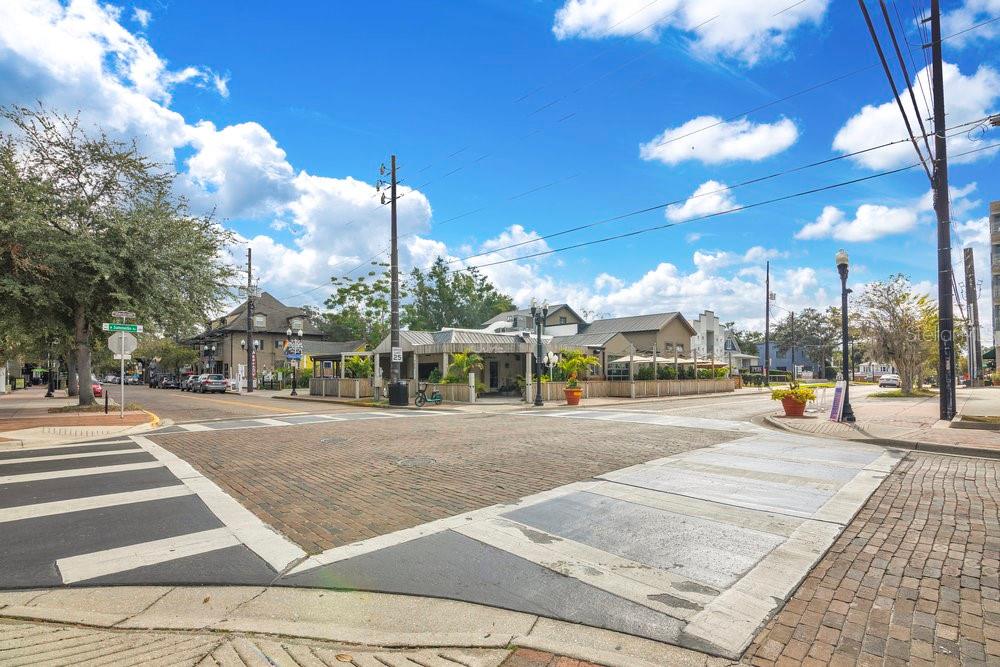 Image 67 of 84 For 1002 Robinson Street