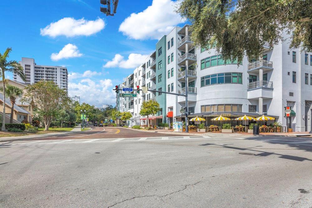 Image 69 of 84 For 1002 Robinson Street