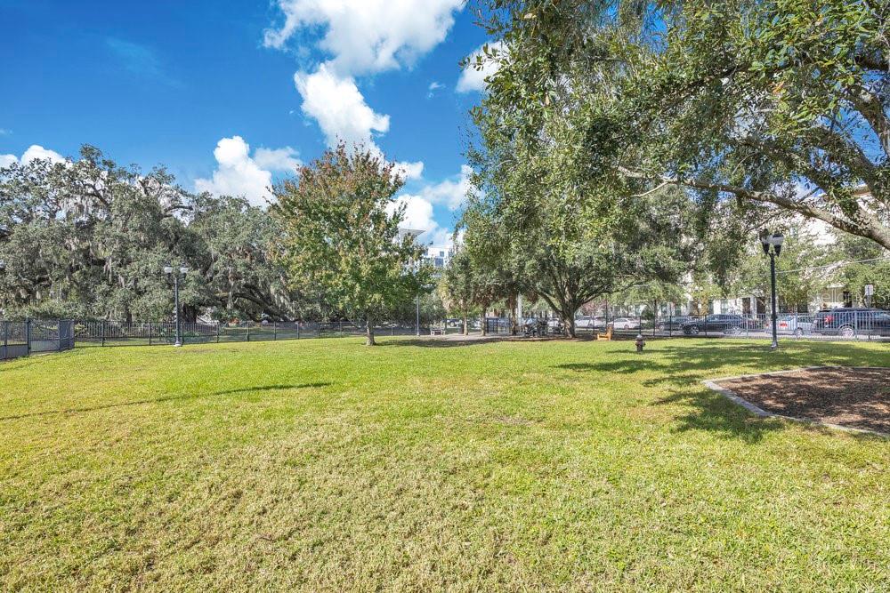 Image 76 of 84 For 1002 Robinson Street