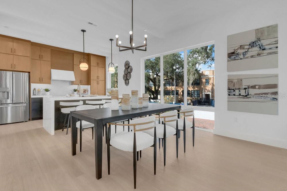 Image 8 of 66 For 1002 Robinson Street