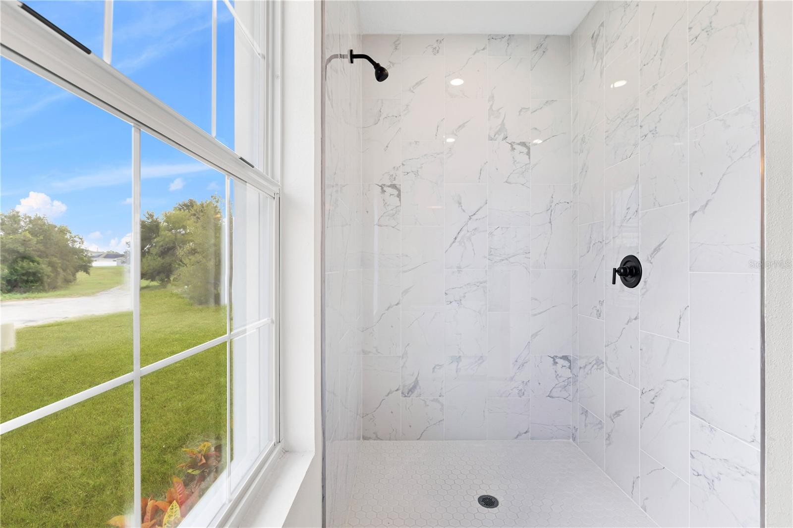 Image 21 of 32 For 917 Desmoines Way