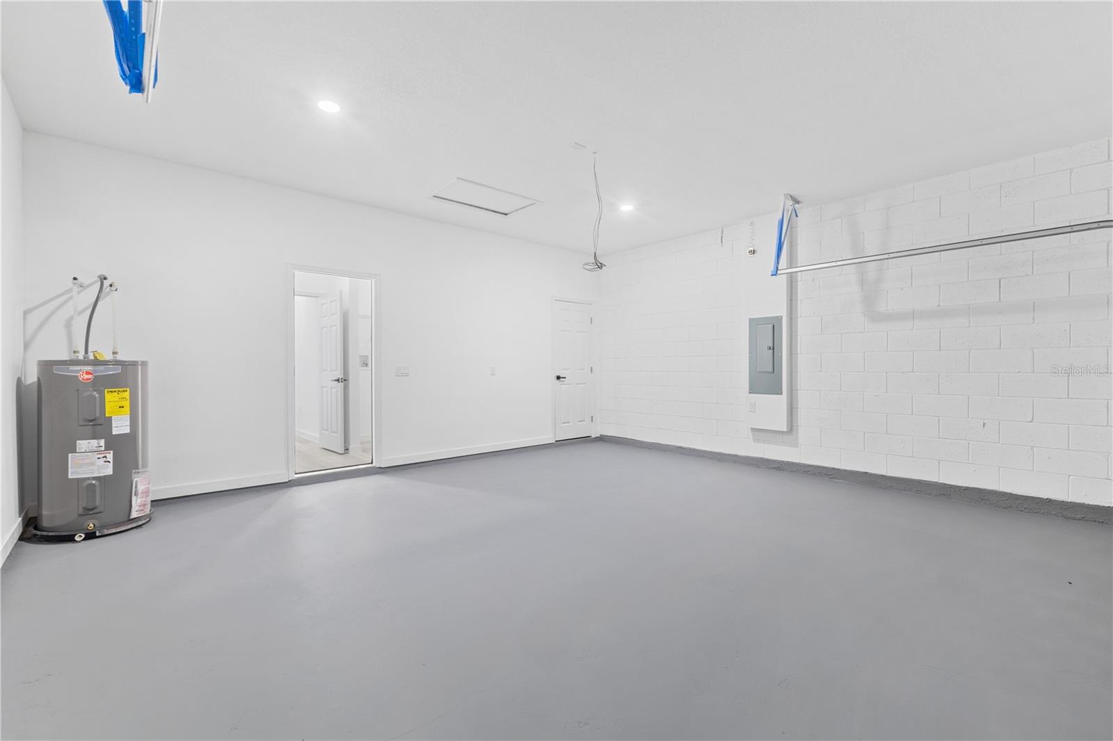 Image 32 of 32 For 917 Desmoines Way