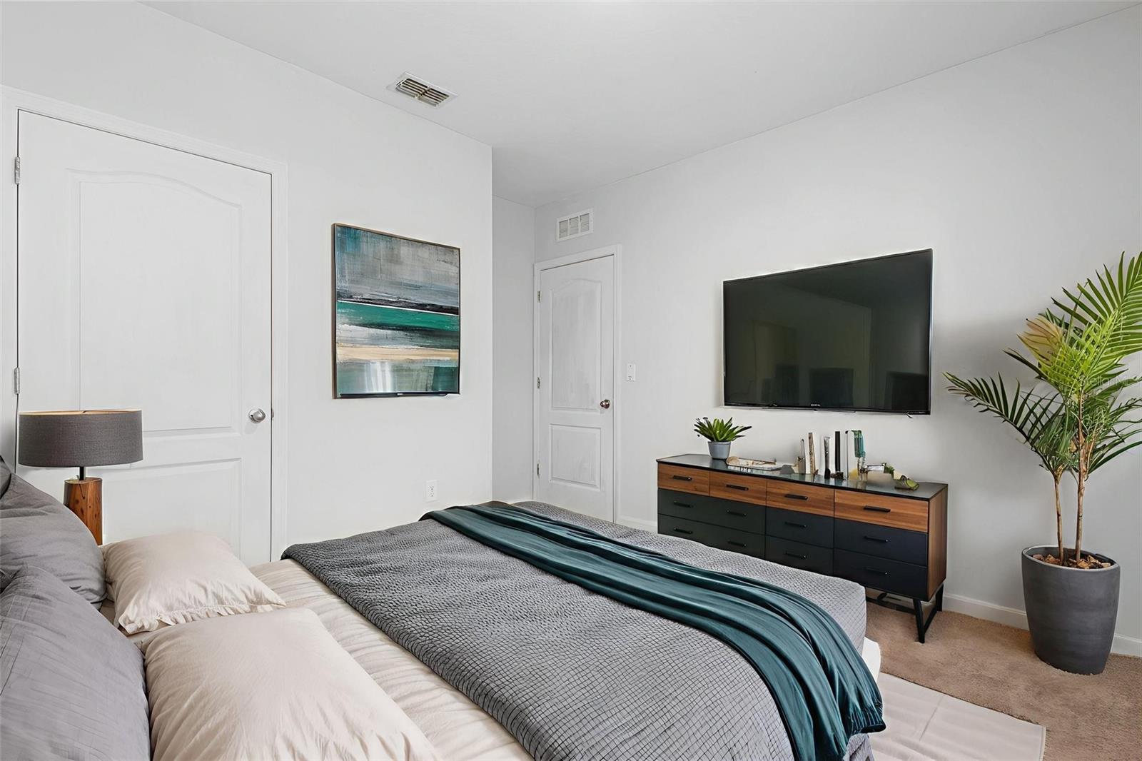 Image 17 of 28 For 506 Deed Circle