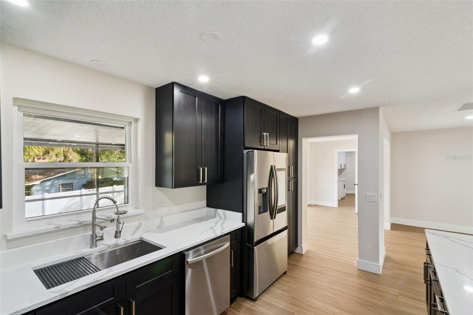 Image 10 of 61 For 1450 Hilltop Drive