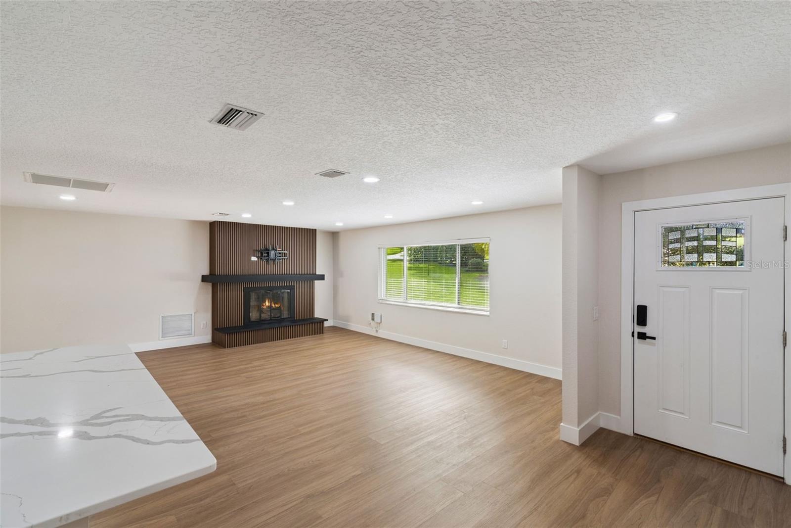 Image 3 of 61 For 1450 Hilltop Drive