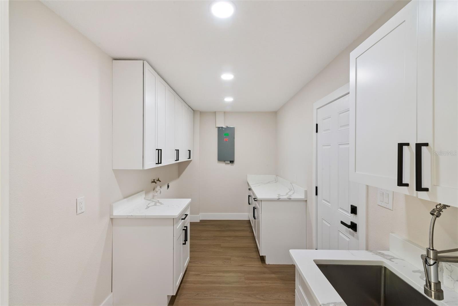 Image 33 of 61 For 1450 Hilltop Drive