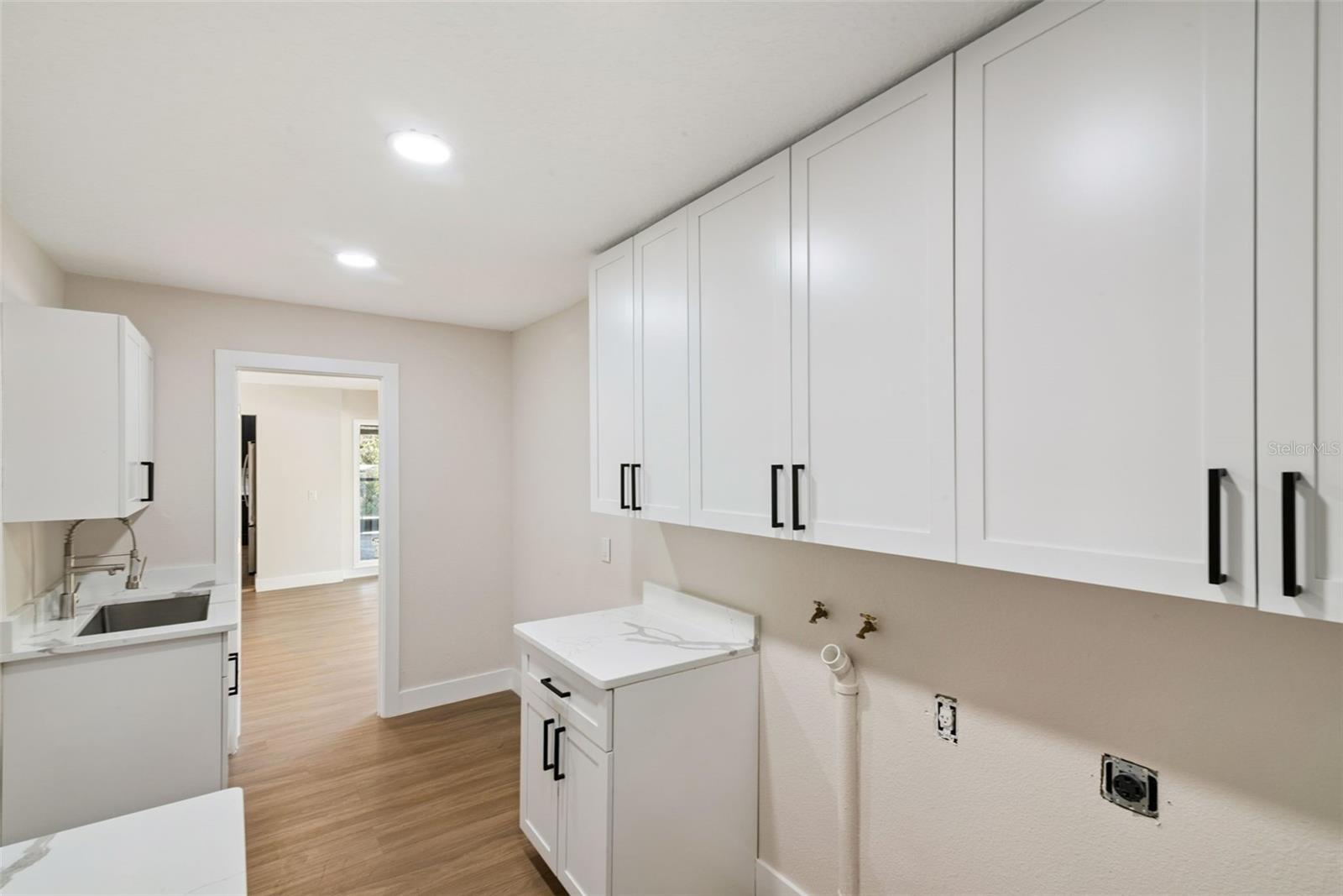 Image 34 of 61 For 1450 Hilltop Drive