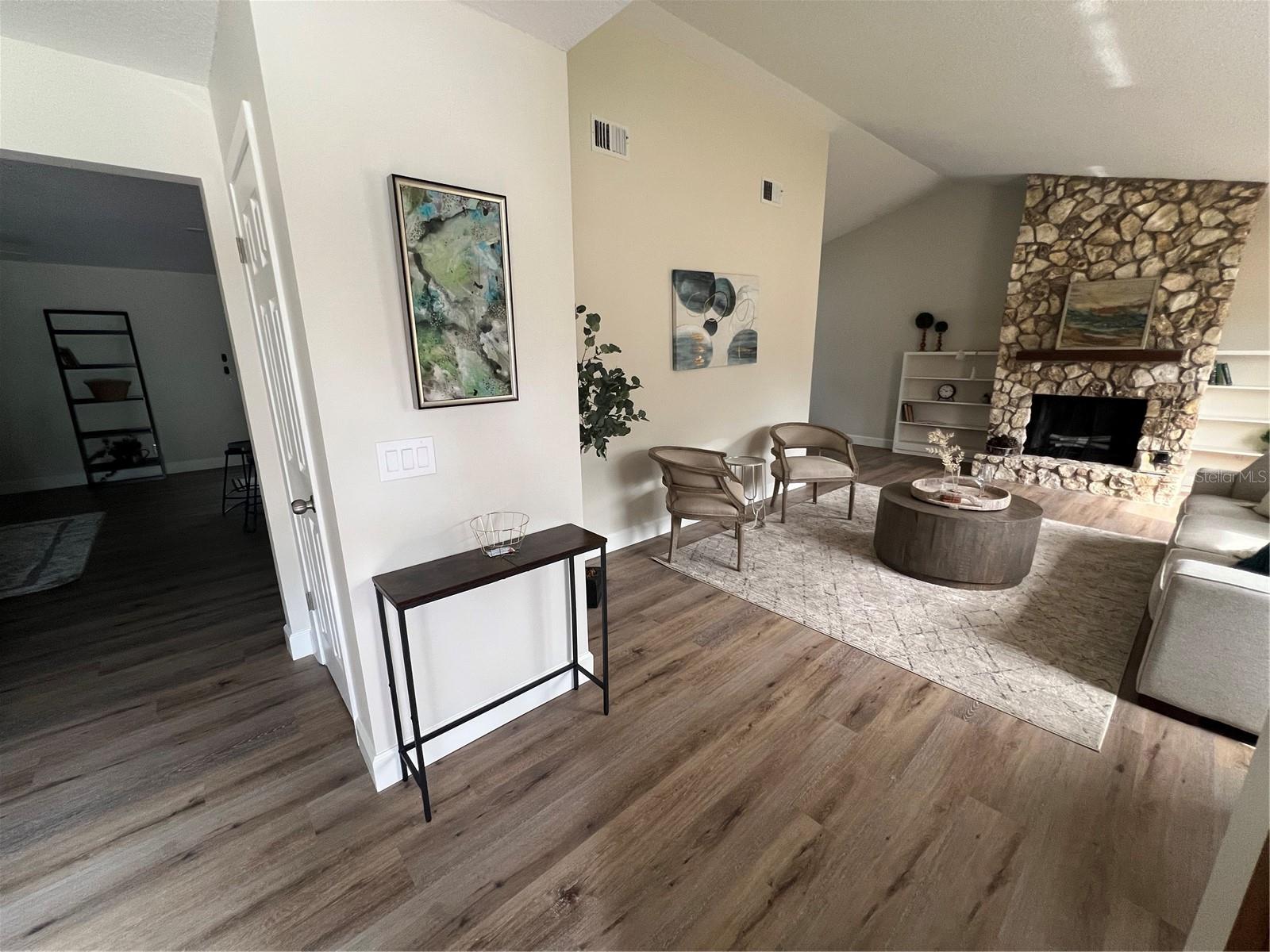 Image 3 of 20 For 1710 Aster Drive